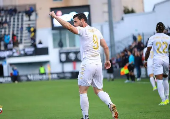 Rodri Ríos celebrando un gol.