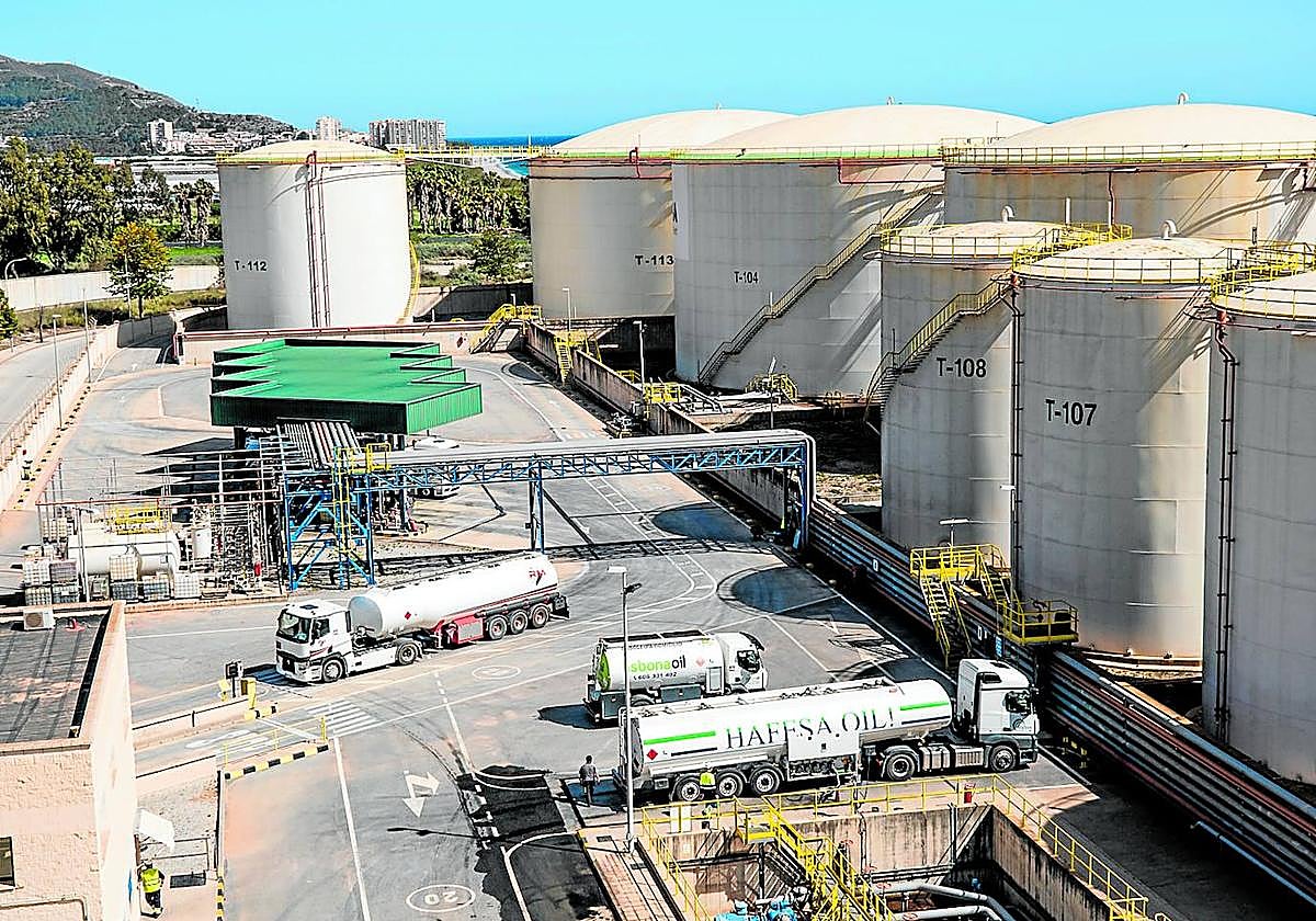 Instalaciones de Grupo Hafesa en el puerto de Motril