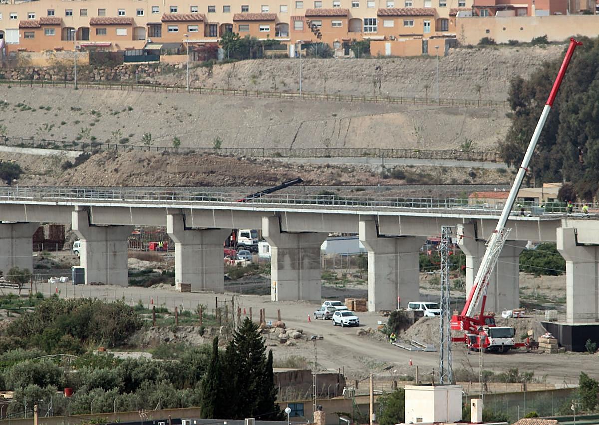 Imagen secundaria 1 - Viaducto del río Andarax, el más largo de la provincia de Almería. J. J. Aguilera