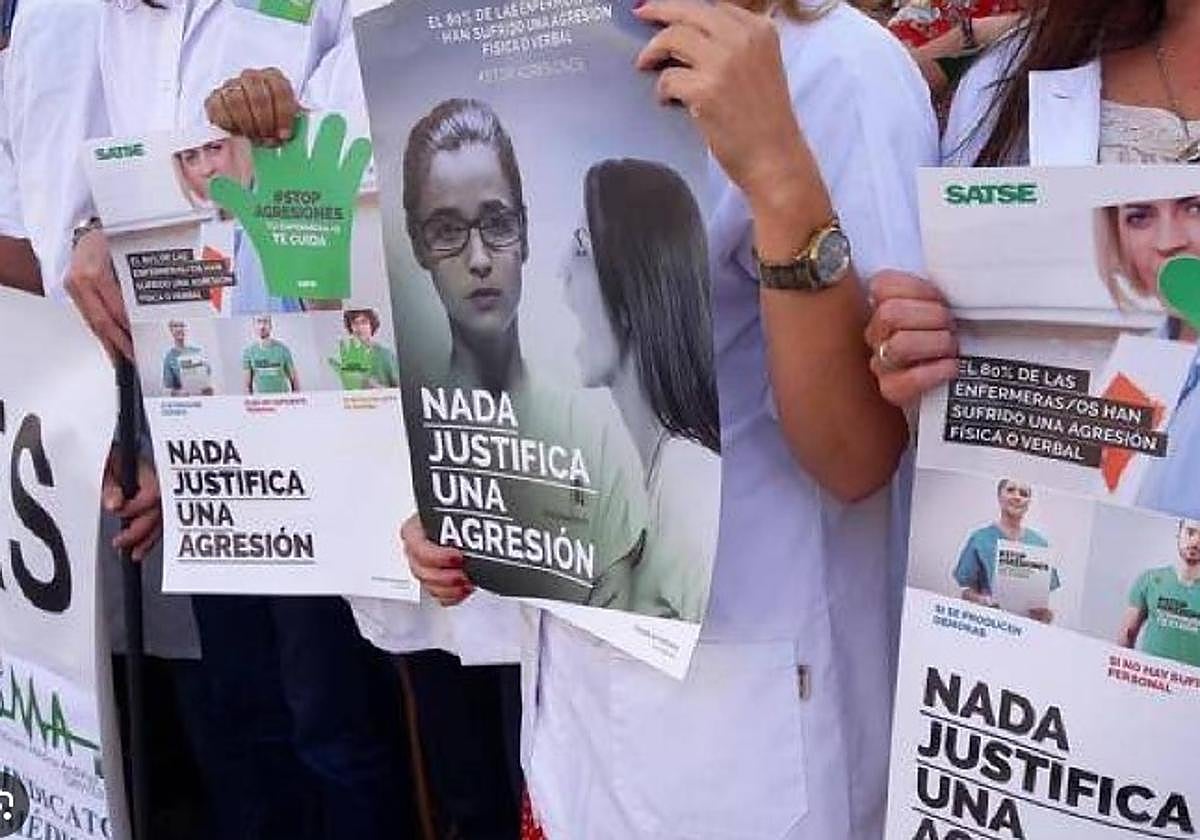 Concentración contra las agresiones a sanitarios.