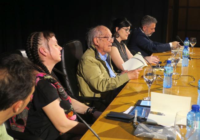 José Corredor (en el centro), presencia ilustre en la tarde.