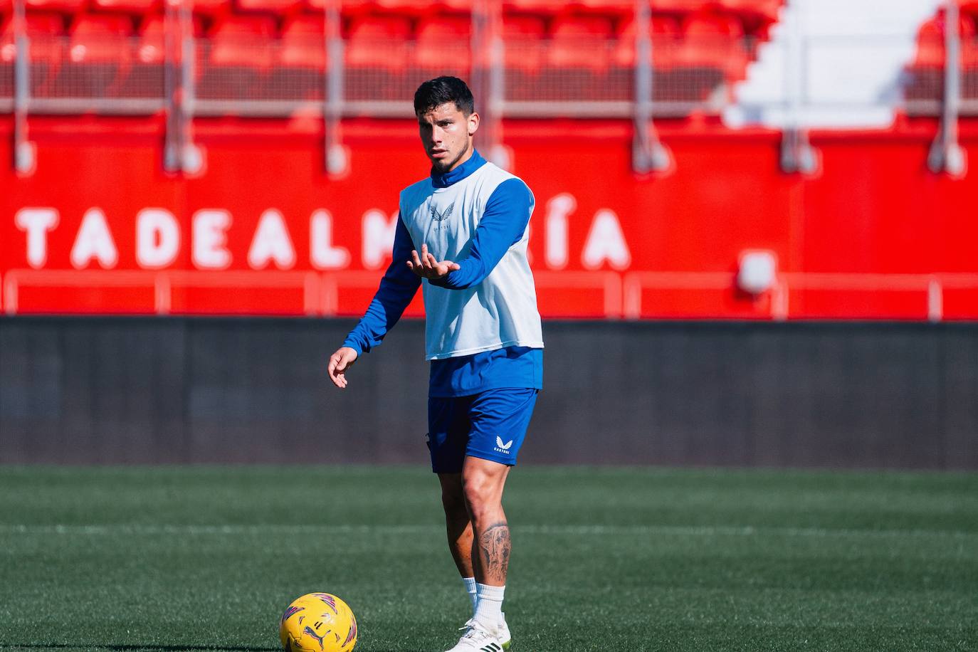 Lucas Robertone en un entrenamiento con la UD Almería
