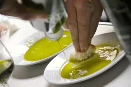 El mejor aceite de oliva virgen extra de España es de Andalucía.