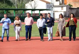 Visita a las instalaciones de la pista de atletismo de La Salobreja.