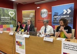 Manuela Ortega, Nicolás Ruiz, Alberto del Real y Julio Ángel Olivares, en la presentación del plan.