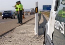 La pegatina por la que la DGT multa con hasta 200 euros