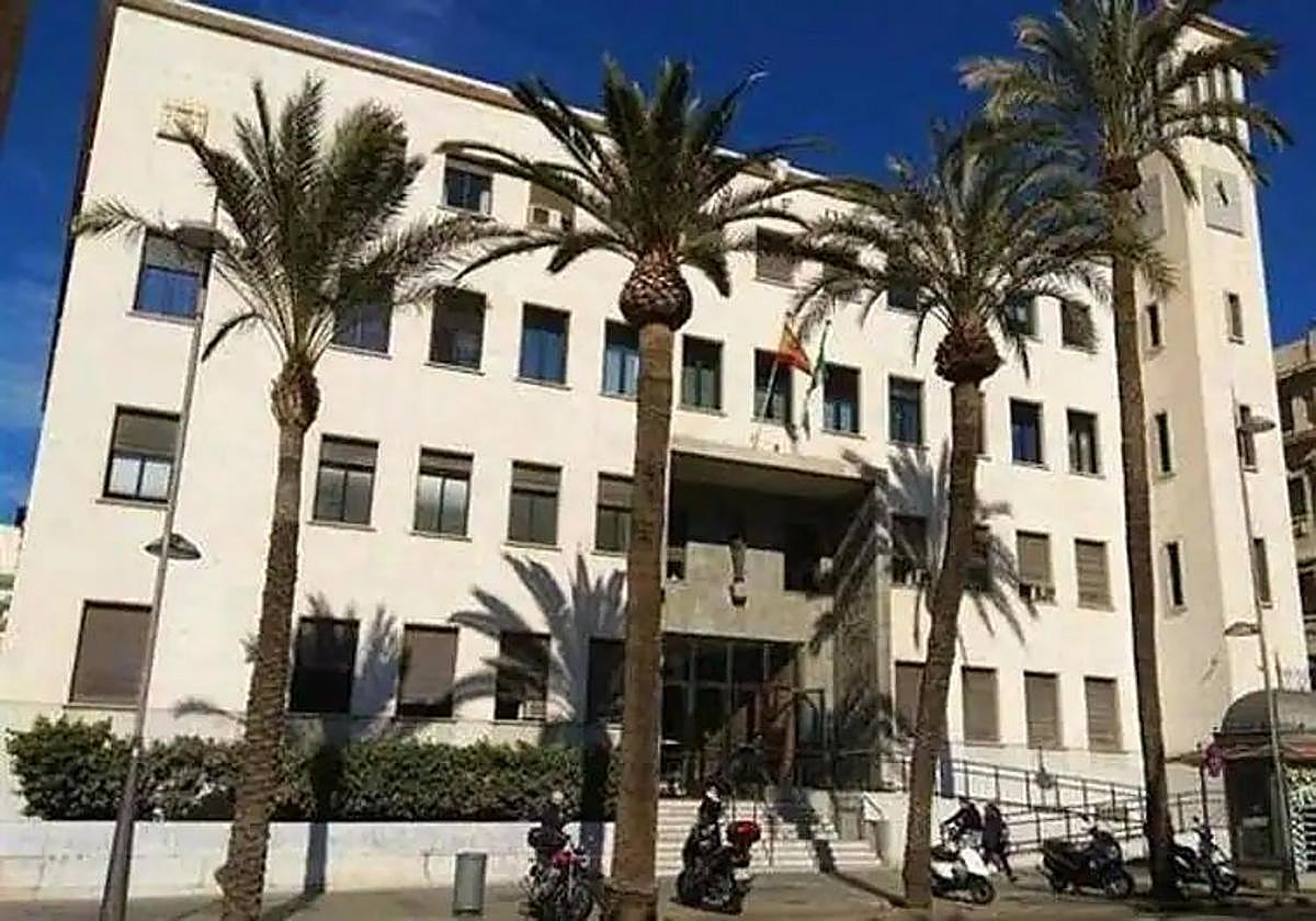 A juicio un guardia civil y nueve miembros de una red acusada de tráfico de hachís a gran escala en Almería