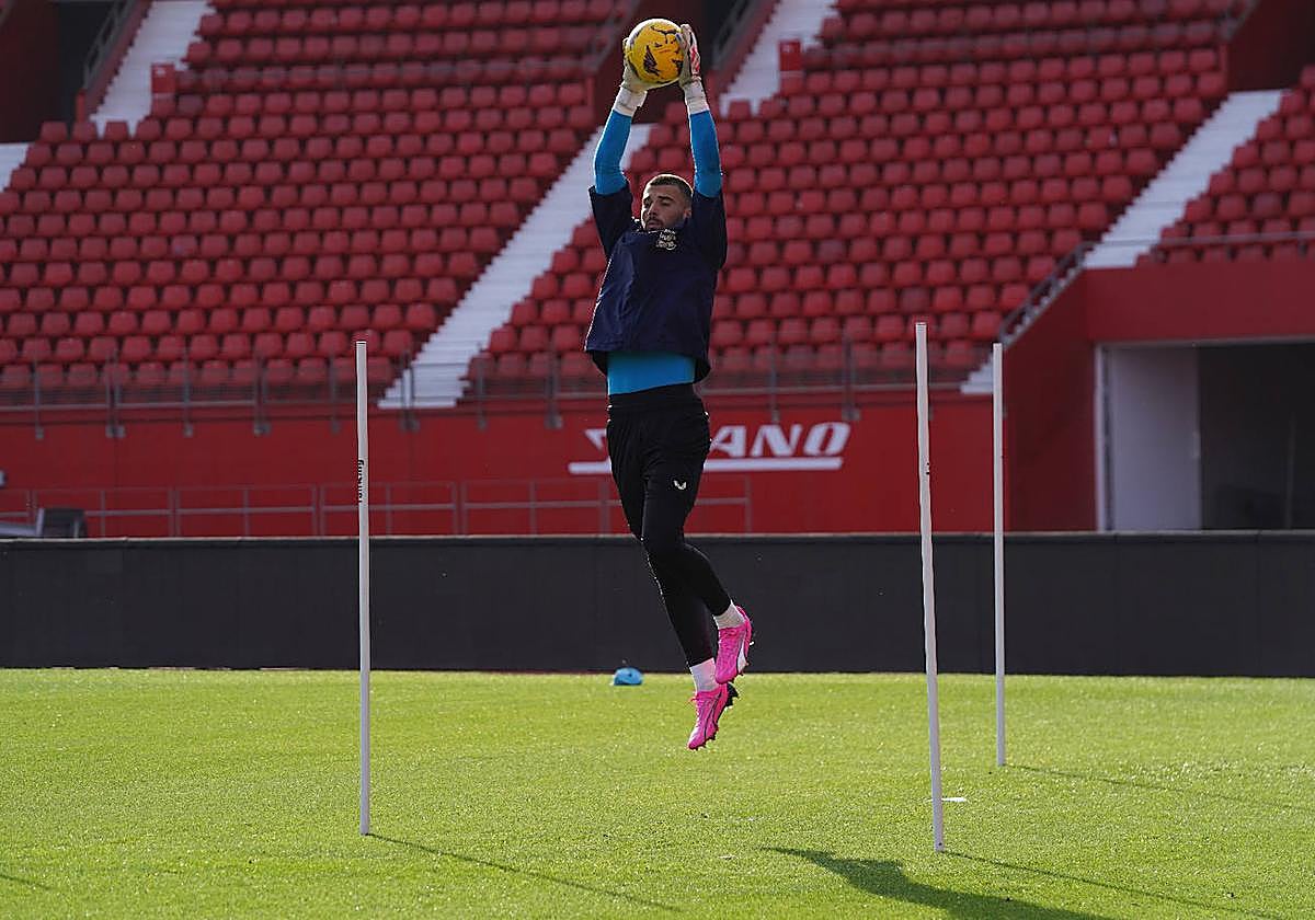 El balón no se le escapa a Maximiano; ahora queda que no se escape el alma a la UDA.