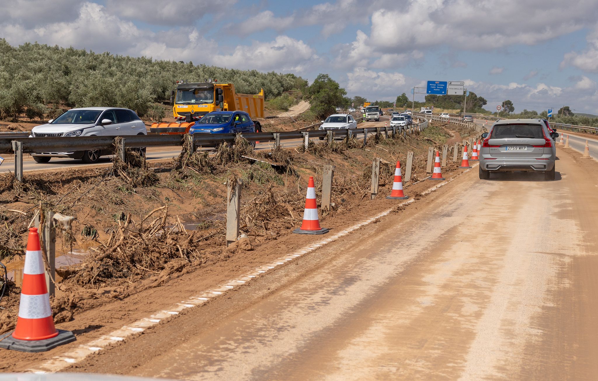 La zona cero un día después de la tormenta que colapsó la A-92