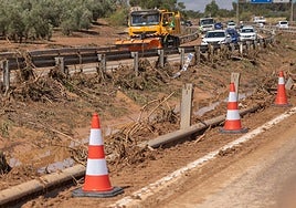 La zona cero un día después de la tormenta que colapsó la A-92