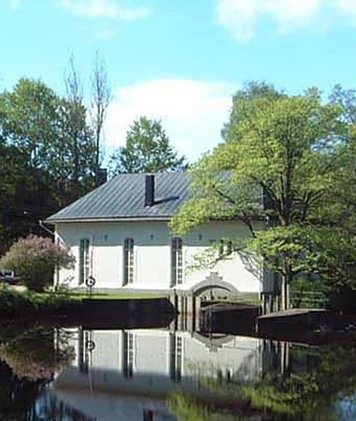 Imagen secundaria 2 - Sala de exposiciones de Boras en la que exhibirán los artistas almerienses de MECA.