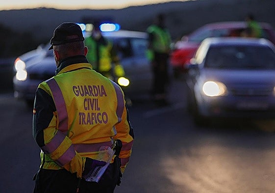 Muere un hombre tras incendiarse la furgoneta en la que viajaba en Torredonjimeno