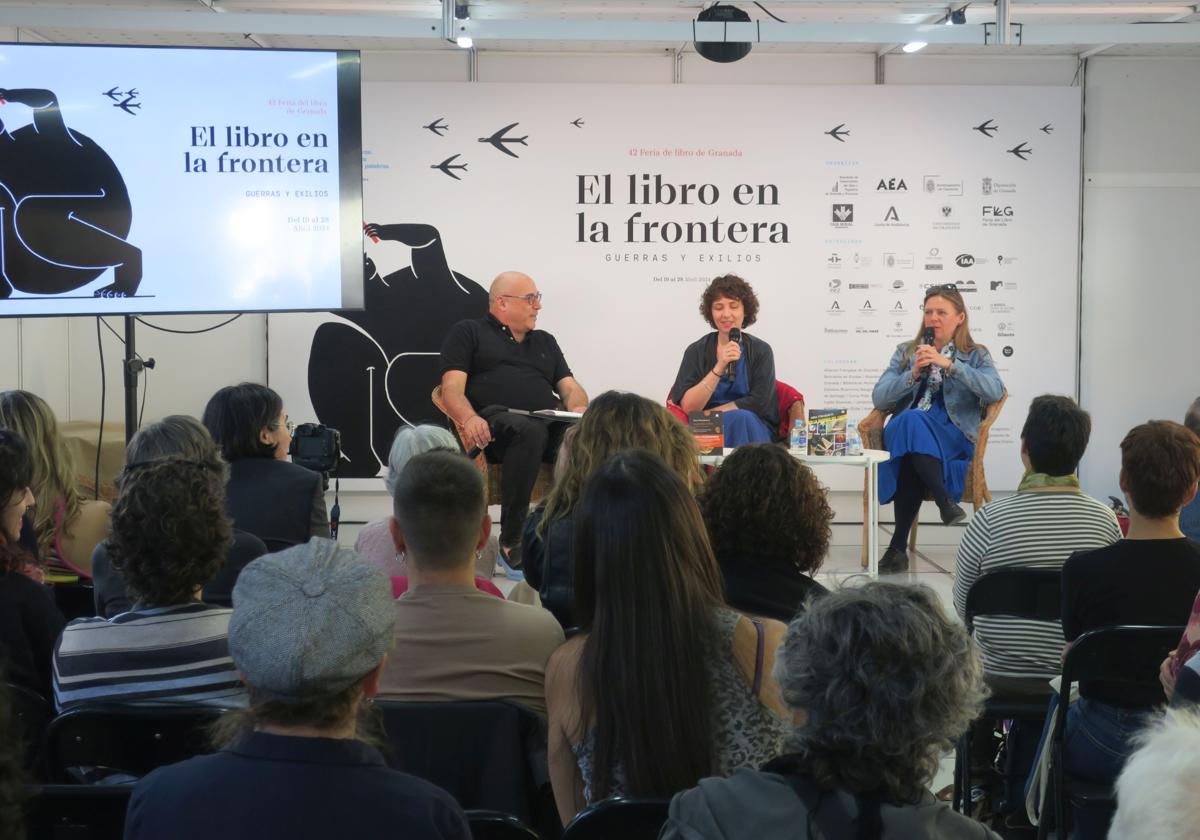 Jesús Ortega, Anna Starobinets y Nina Kreshova, ante el Espacio Central de la Feria, lleno.