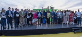 Foto de familia de los premiados, ayer en la sede de la Fundación del Olivar.