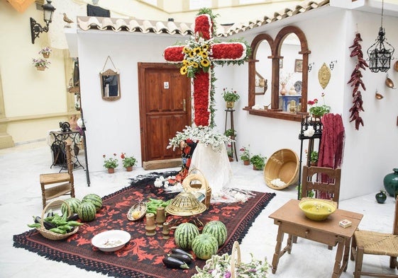 Guía para no perderte nada de las Cruces de Mayo de Almería