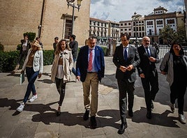 El alcalde de Santa Fe acompaña al consejero de Justicia en su visita al municipio granadino.