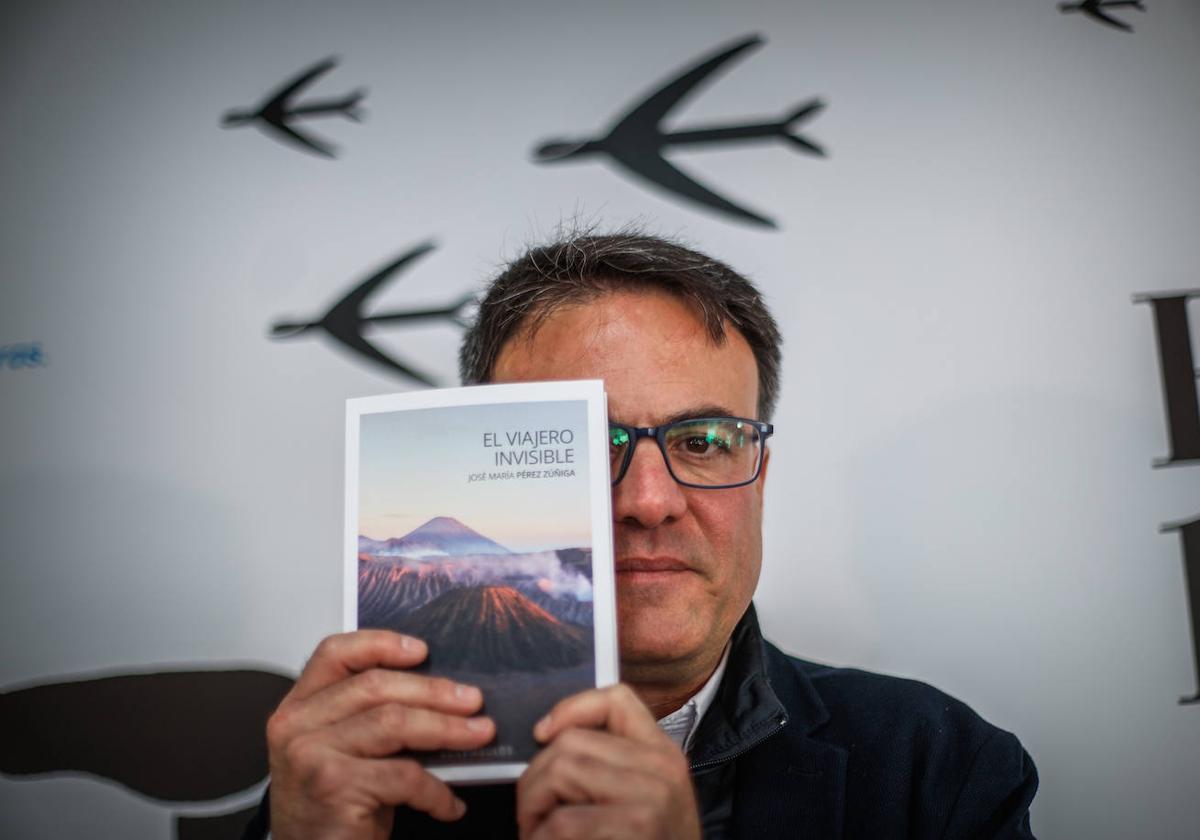 Presentación del último libro de José María Pérez Zúñiga en la Feria del Libro.