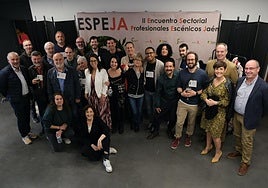 Foto de grupo de participantes en el II encuentro del sector de las Artes Escénicas.