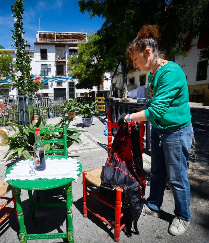 Imagen secundaria 2 - Cruces en el barrio de San Ildefonso.