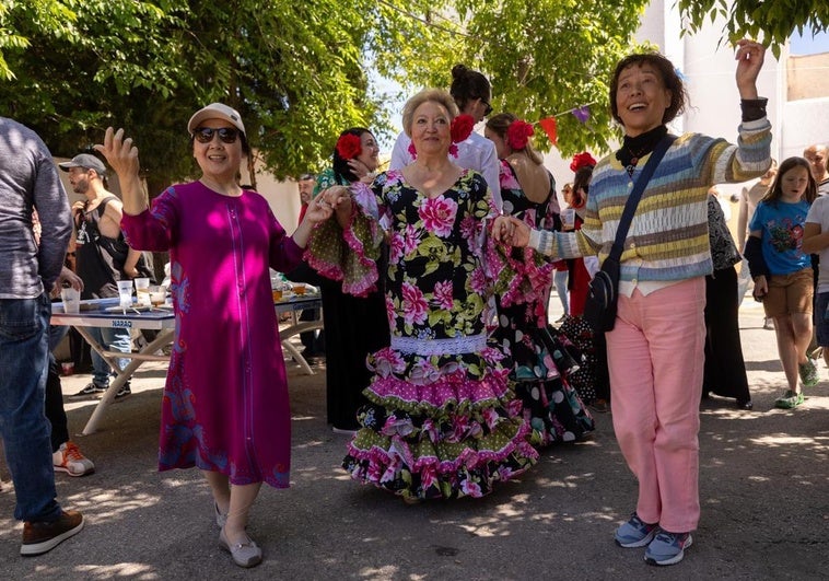 Asiáticos en las Cruces de Granada.