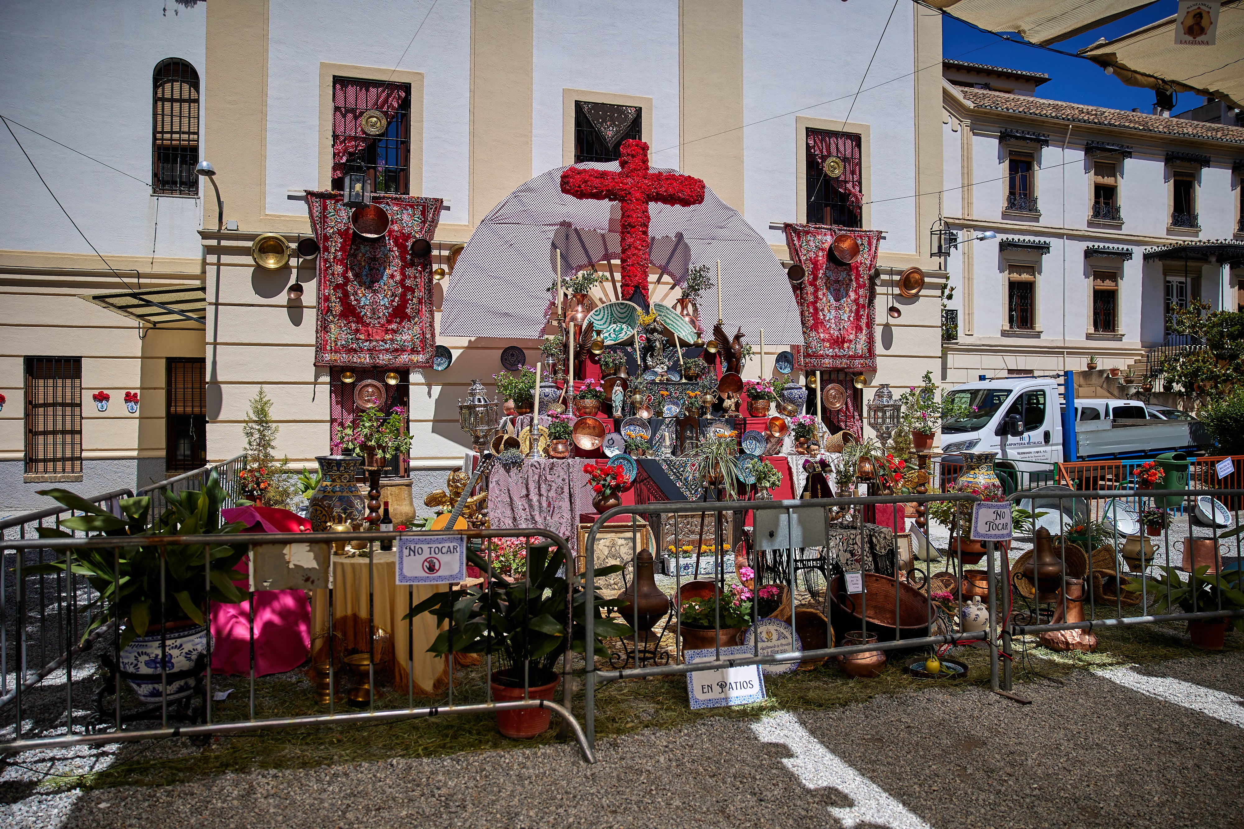 El sábado de cruces en Granada, en imágenes