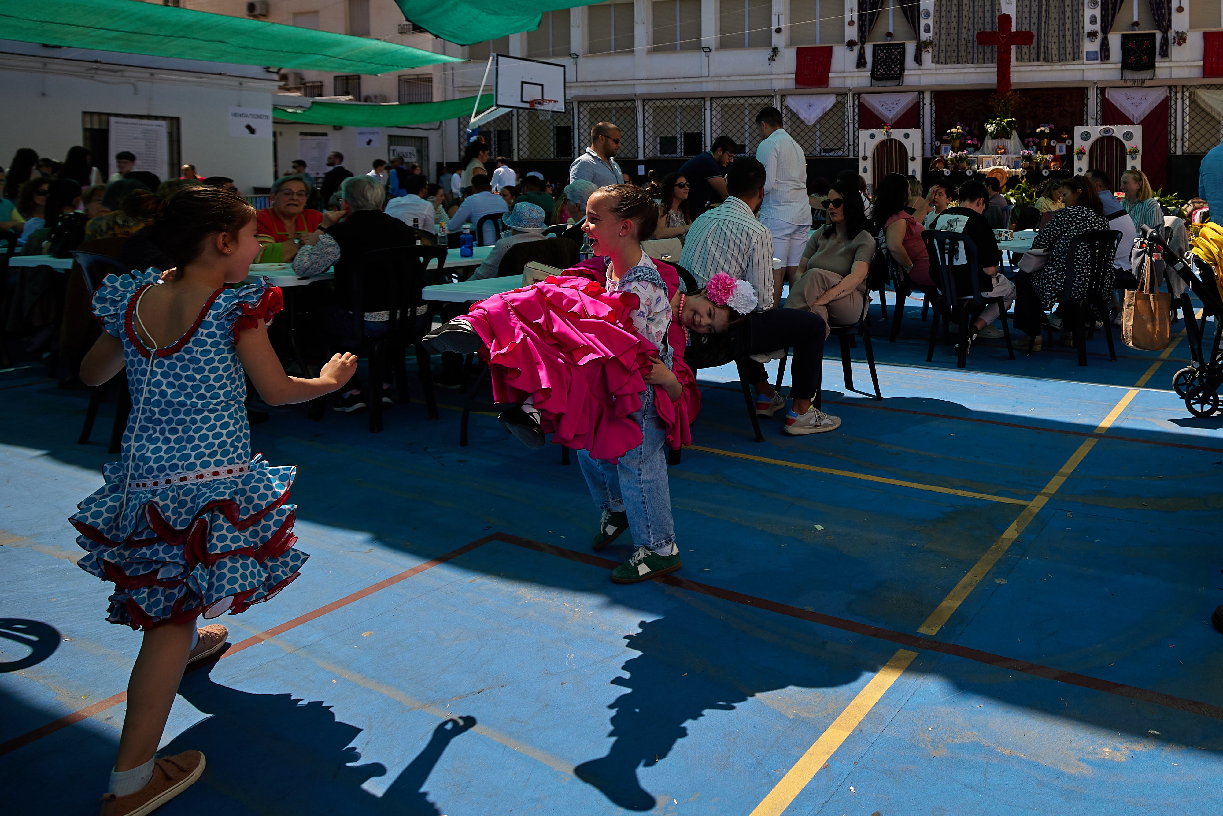 El sábado de cruces en Granada, en imágenes