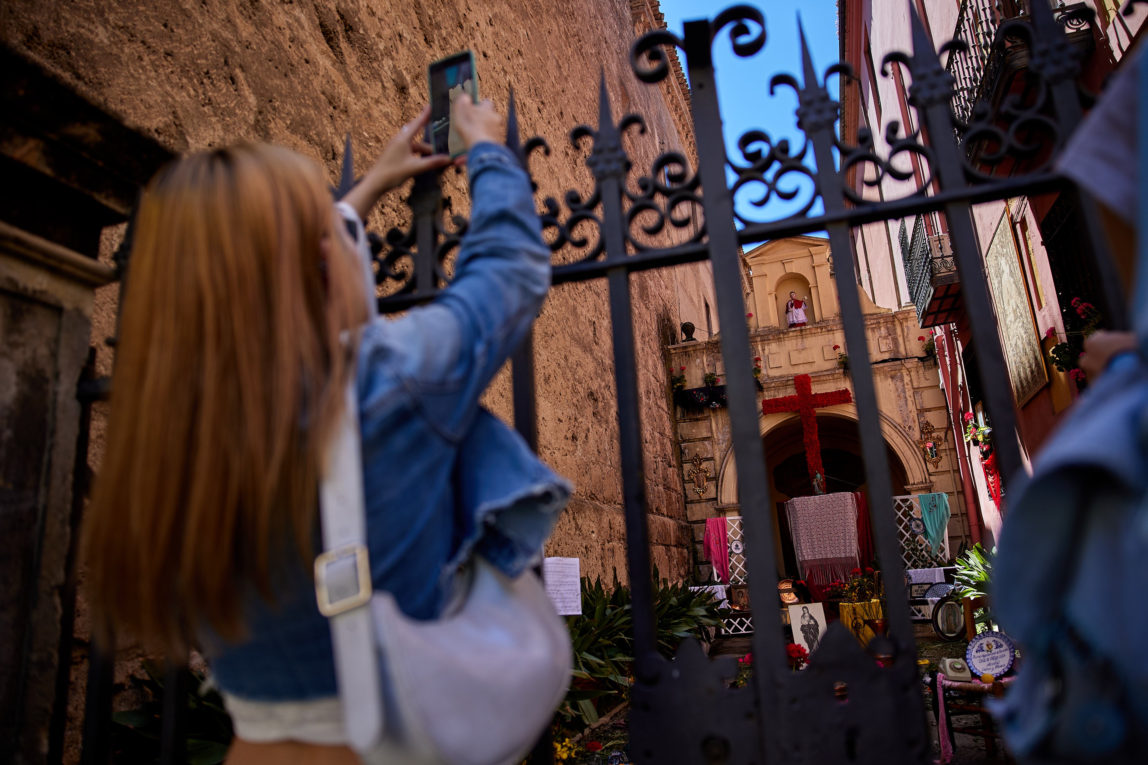 El sábado de cruces en Granada, en imágenes