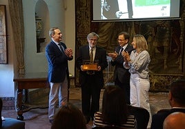 El divulgador de los jardines históricos José Tito Rojo recibe el Premio Ibn Luyun en Córdoba