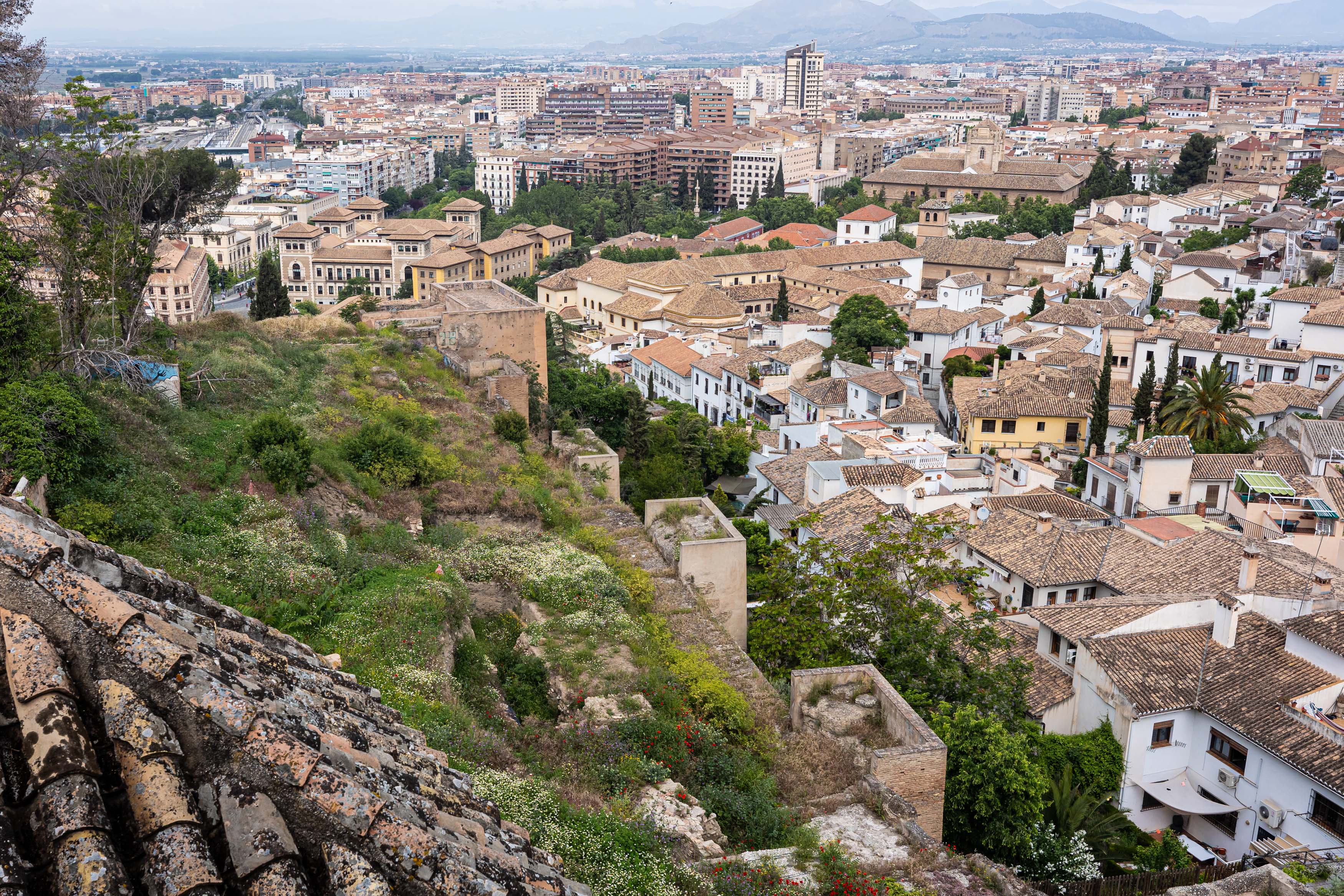 Recorrido en imágenes por la Muralla Zirí de Granada