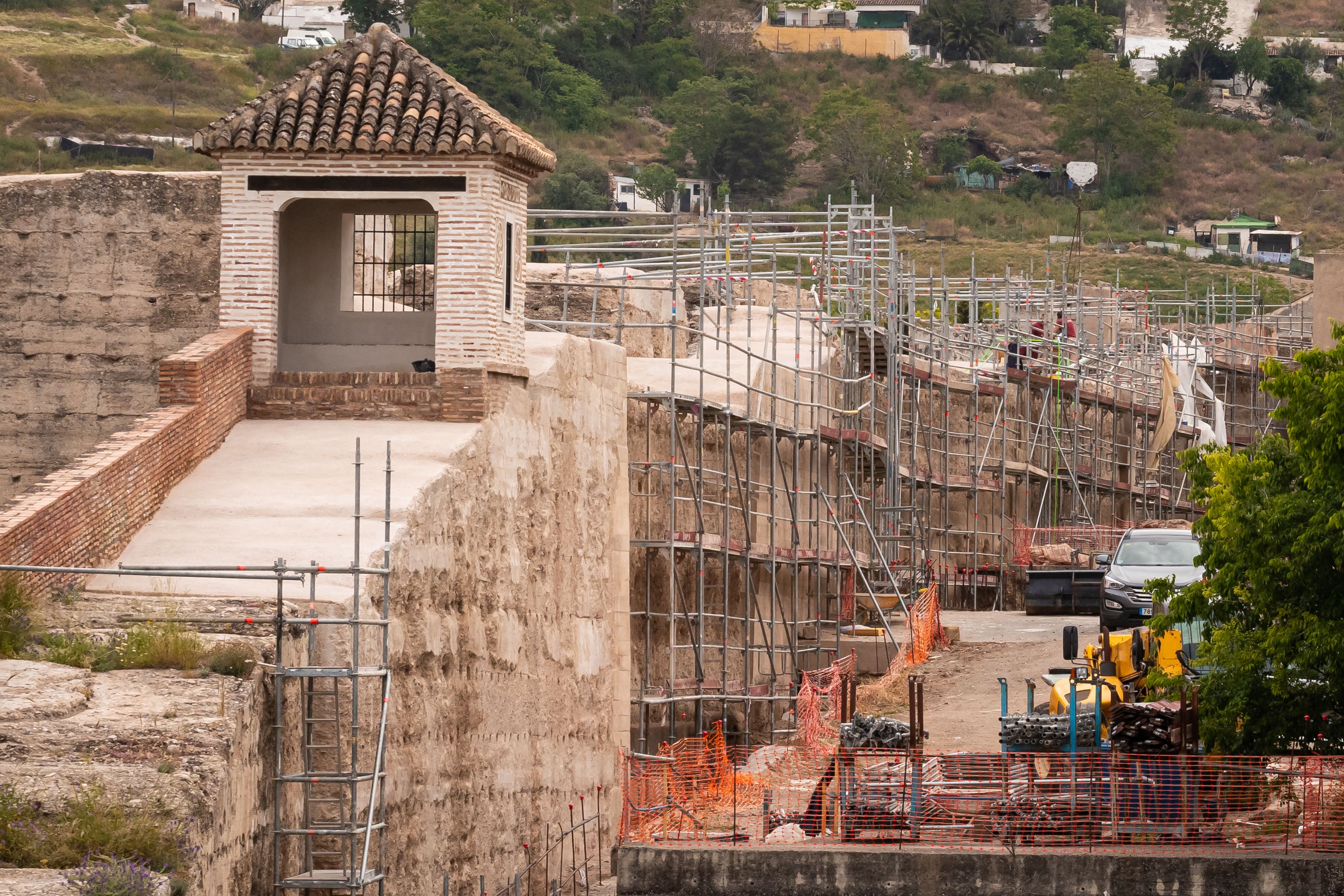 Recorrido en imágenes por la Muralla Zirí de Granada