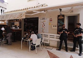 Imagen de archivo de agentes de Policía Nacional en la Costa del Sol.