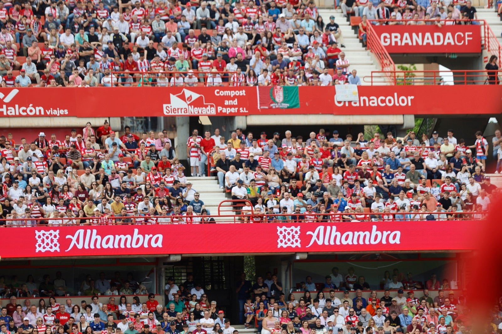 Encuéntrate en la grada en el partido entre Granada y Real Madrid