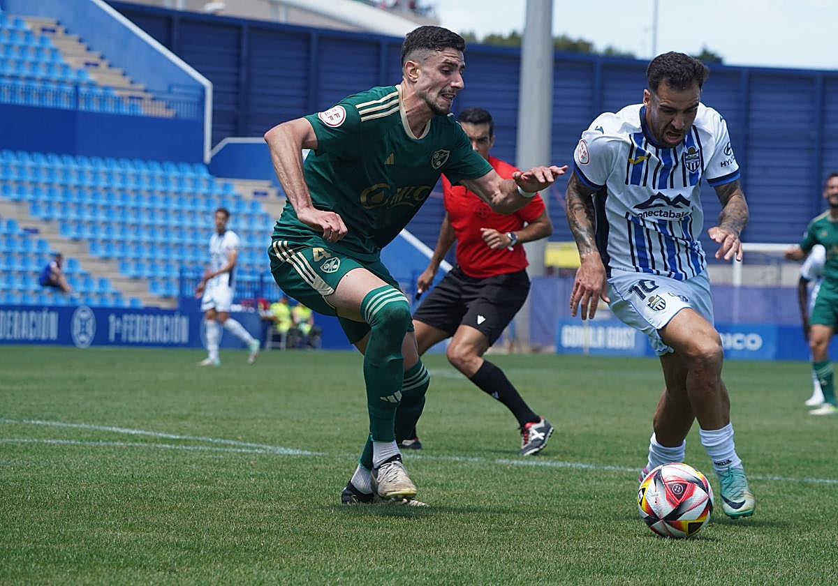 El colista manda a Segunda RFEF al Linares