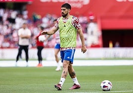 Bruno Méndez, durante el calentamiento del partido.