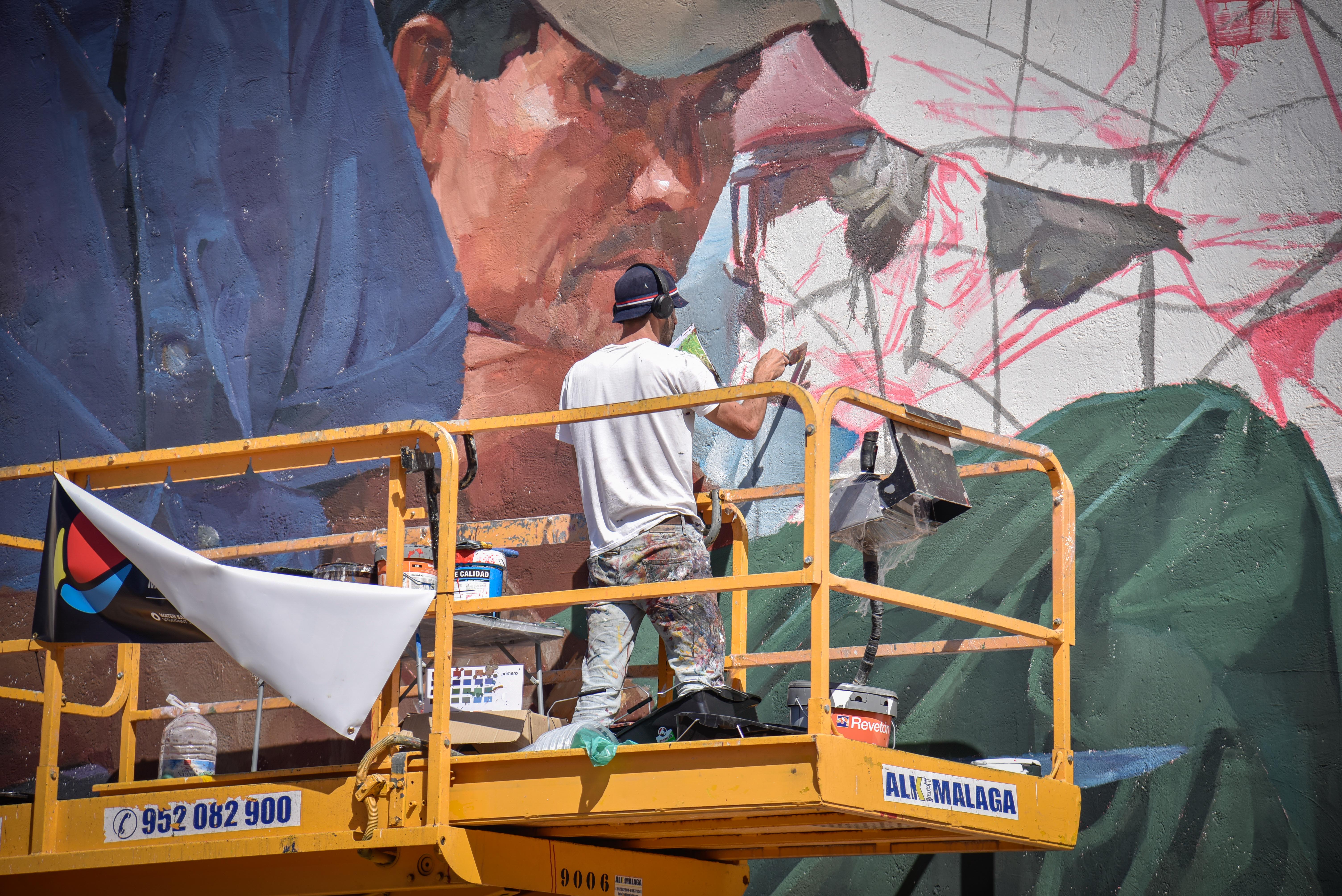 Salobreña inundada de grafitis artísticos, en imágenes