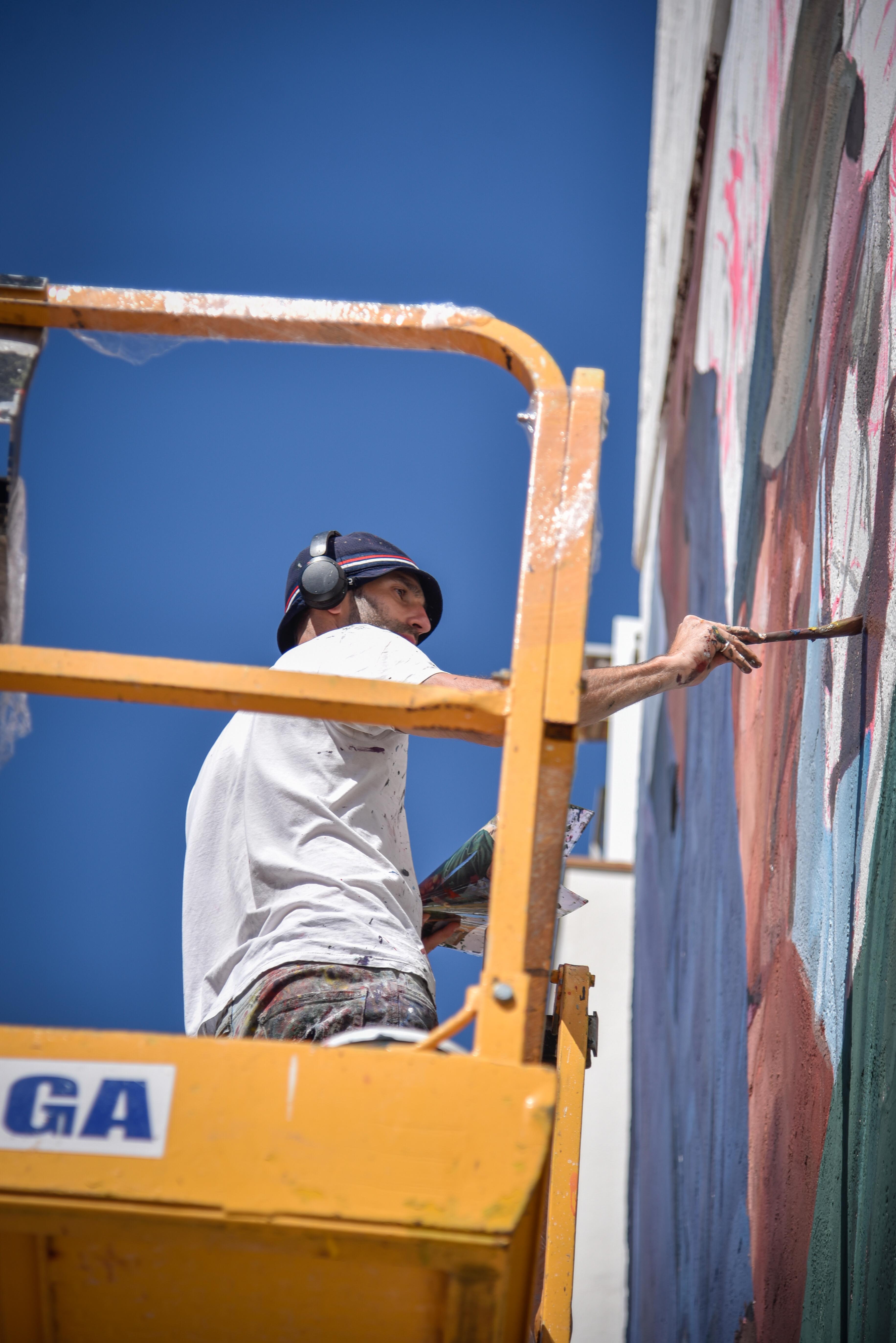 Salobreña inundada de grafitis artísticos, en imágenes