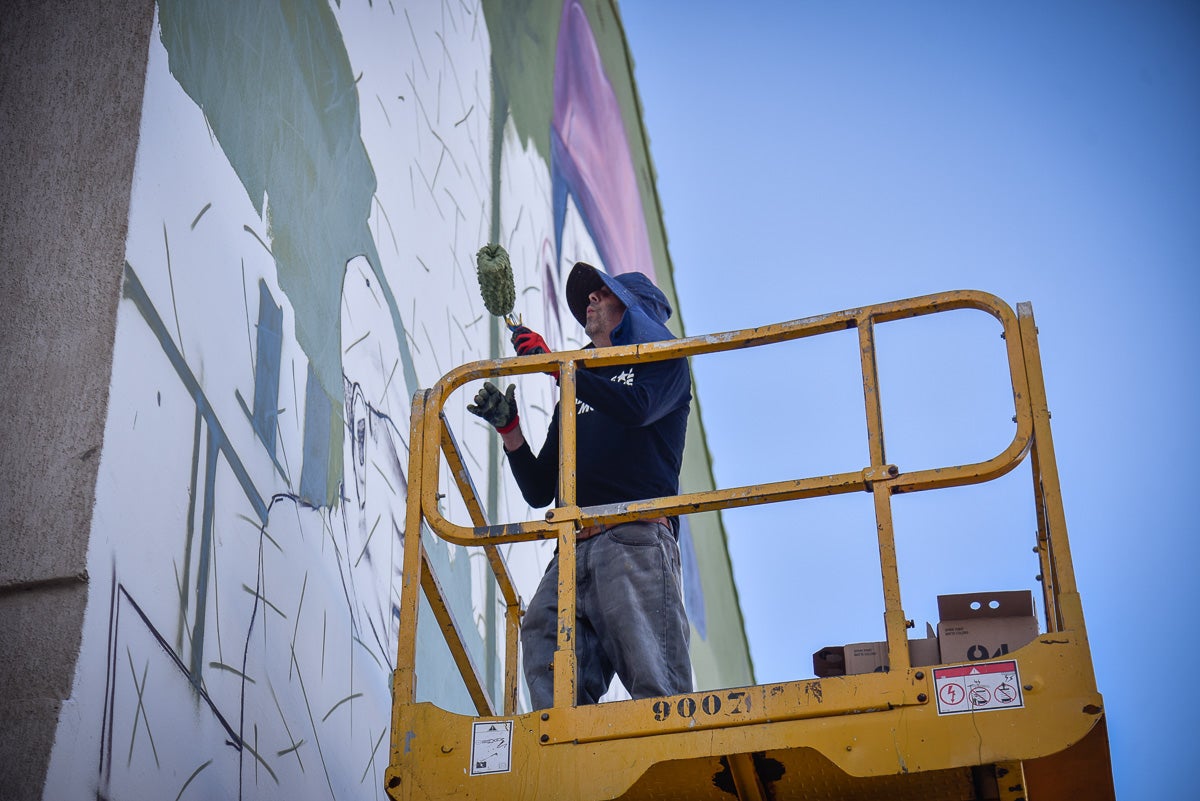 Salobreña inundada de grafitis artísticos, en imágenes