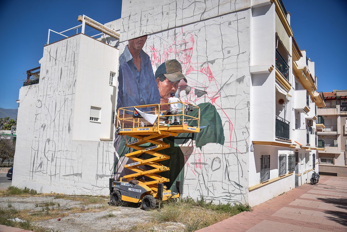 Salobreña inundada de grafitis artísticos, en imágenes