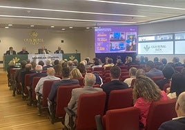 un momento de la asamblea general de la Caja Rural de Jaén.