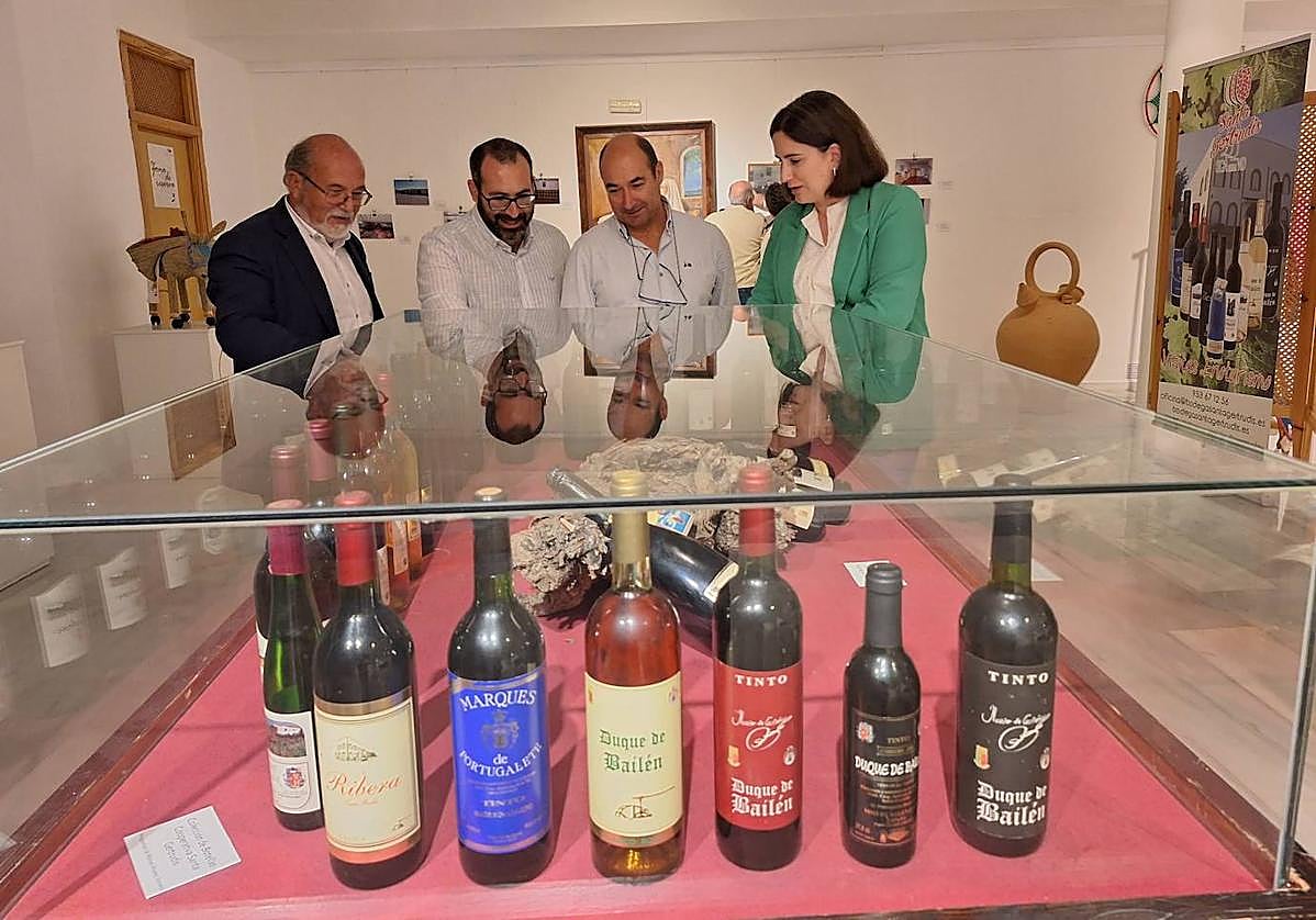 Inauguración de la exposición 'La uva molinera en la historia'.