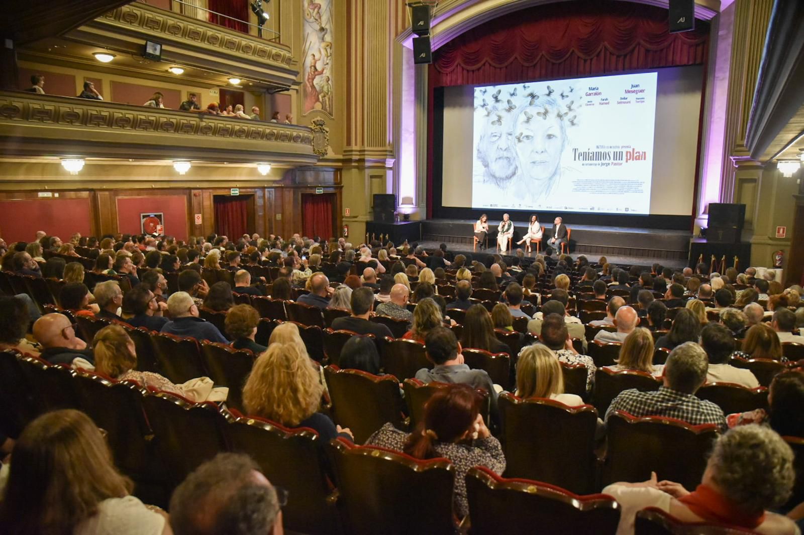 Momentos previos al estreno de 'Teníamos un plan'.