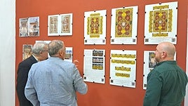 Los diseños para el palio expuestos en la casa de hermandad.