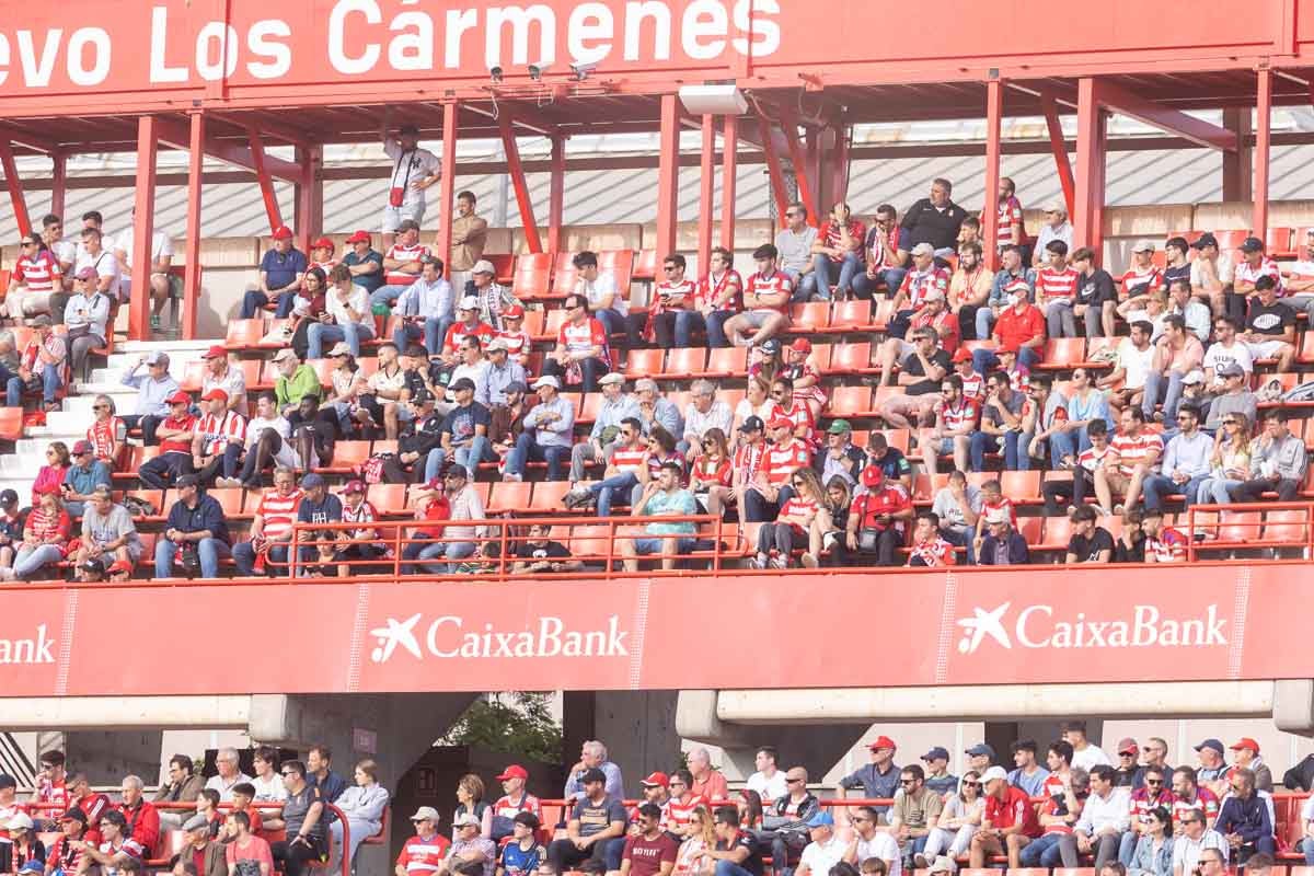 Encuéntrate en la grada en el partido entre Granada y Celta