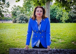 La número dos de la candidatura del PP a las Elecciones Europeas posa para IDEAL en el parque García Lorca.