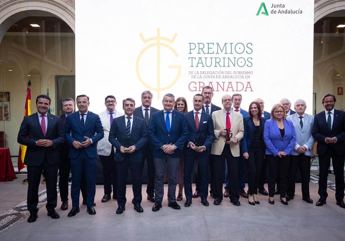 Organizadores, autoridades y premiados