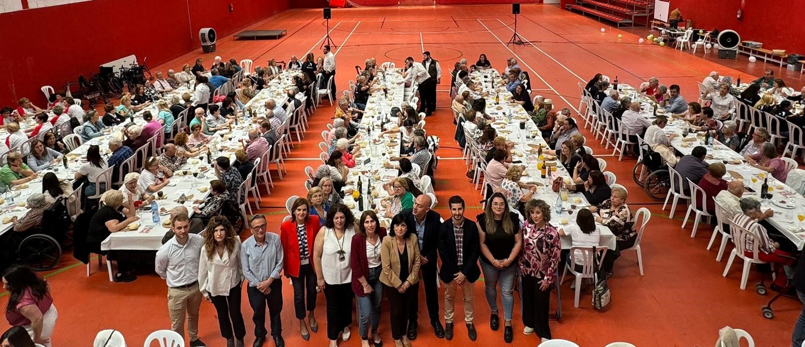 Imagen de la comida de la jornada de convivencia celebrada en Carboneros.