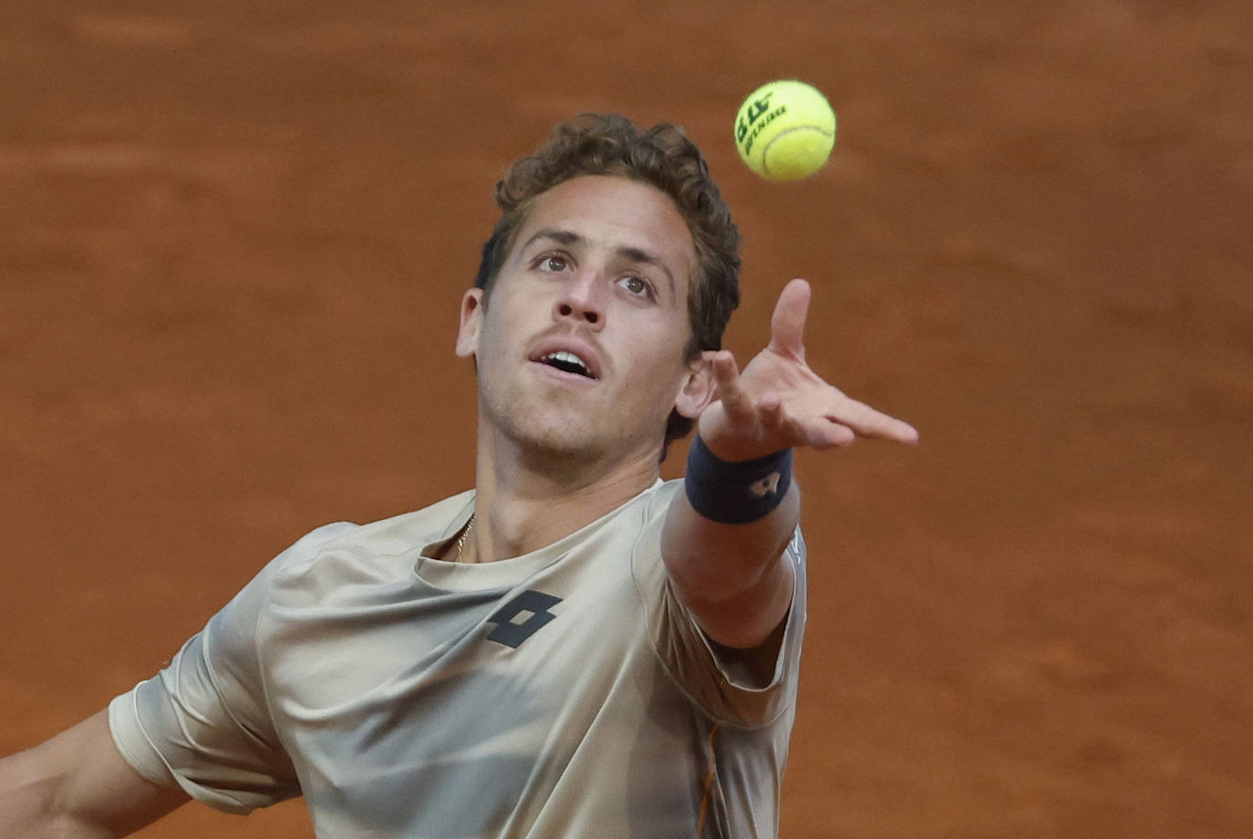 Roberto Carballés, durante un servicio.