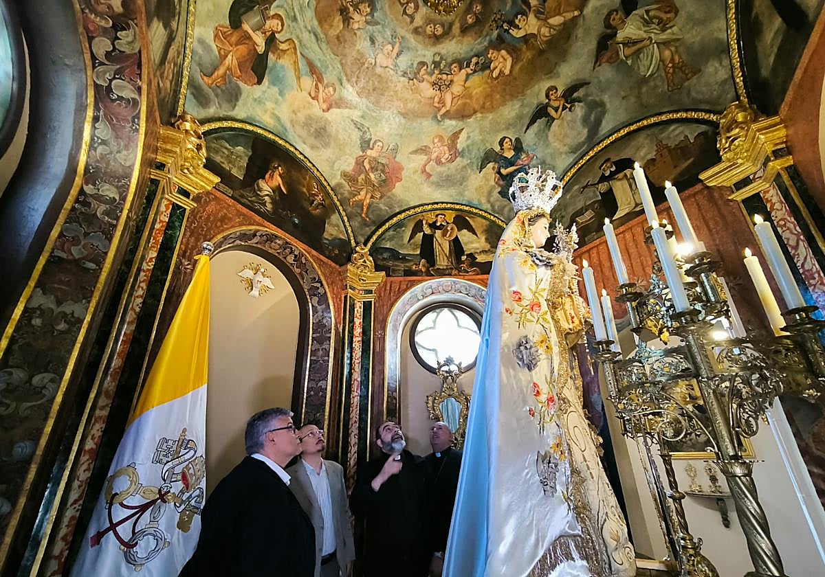 Camarín de la Virgen del Rosario de la iglesia de San Miguel, en Guadix