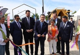 El alcalde de Baeza corta la cinta en la inauguración de Futuroliva.