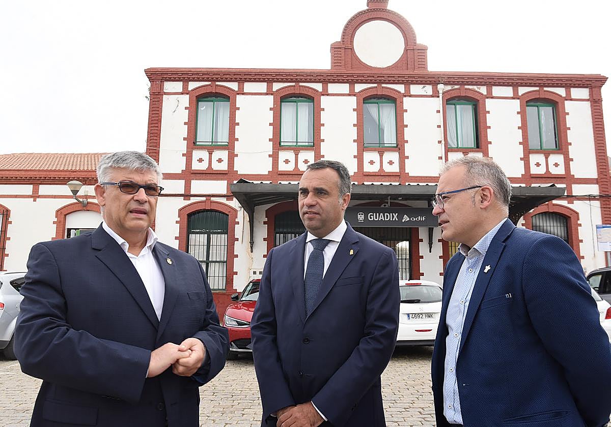 Diputación reclama al Gobierno que ordene la reapertura de la línea Guadix-Baza-Almanzora